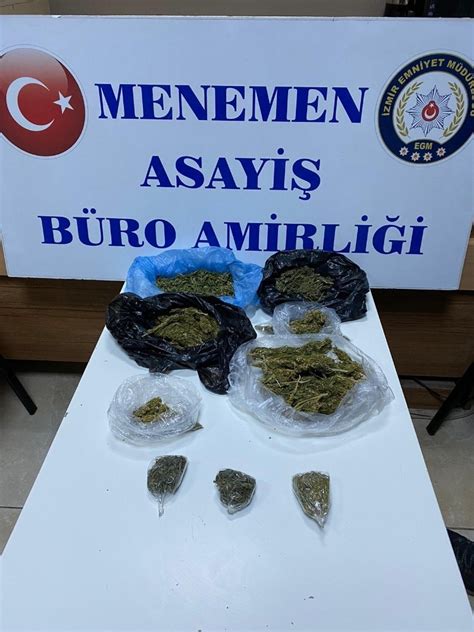 İ­z­m­i­r­’­d­e­ ­u­y­u­ş­t­u­r­u­c­u­ ­t­a­c­i­r­i­ ­g­ö­z­a­l­t­ı­n­a­ ­a­l­ı­n­d­ı­ ­-­ ­S­o­n­ ­D­a­k­i­k­a­ ­H­a­b­e­r­l­e­r­